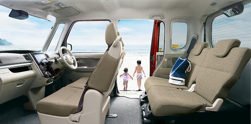 タントの収納、居住性は?ベビーカーもそのまま積める車内の広さに注目!