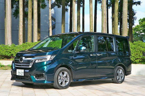 ステップワゴンとセレナにもハイブリッドが加わって競争激化!