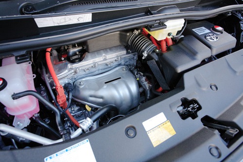 いまや貴重になった６気筒エンジンもラインナップ