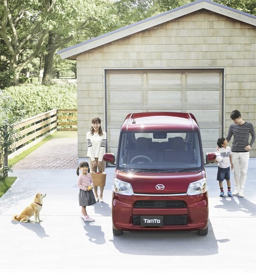 せっかく個性的な色が用意されたタント&タントカスタムなら