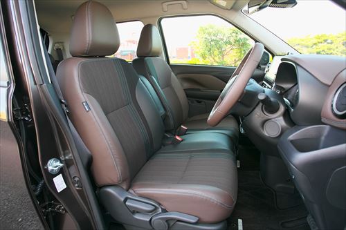 新しいシャシーのおかげで広くなった室内空間