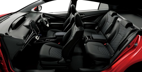 PHVはほとんどのグレードで安全装備や豪華装備が標準、ただし4人乗り⑤