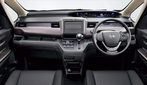 フリード+の燃費