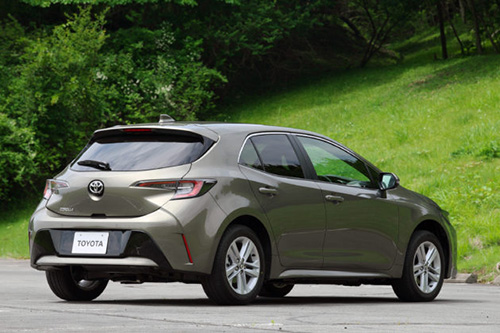 新型カローラスポーツ