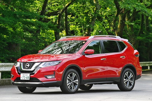 トレンドに乗ったスタイルと3列シートが武器①