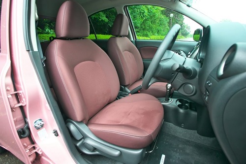 優しさを感じさせるインテリア２