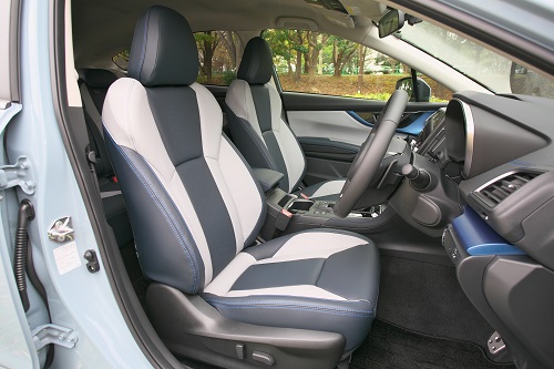 組み合わされるトランスミッションはリニアトロニックと呼ばれるCVT2