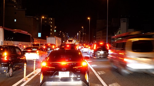 アダプティブハイビームシステム(プリウスPHEV)