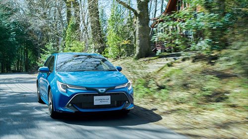 最新のカローラスポーツが標準でなく全車オプション扱いである