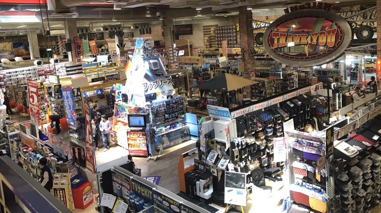 こんなのあったの？最新最先端カーグッズ５選＋おまけ1選 （大手カー用品店スタッフに聞いてみました ）