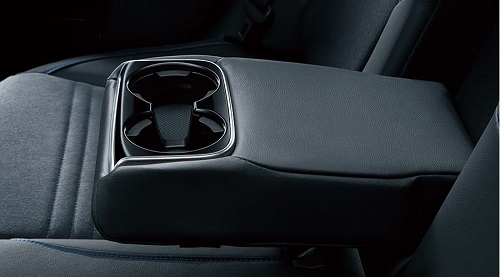 リヤシートセンターアームレスト(カップホルダー付き)