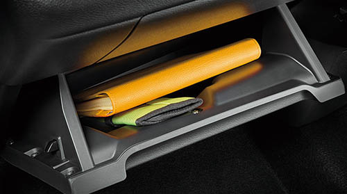 ロアグローブボックス(助手席側) ロアグローブボックス(助手席側)