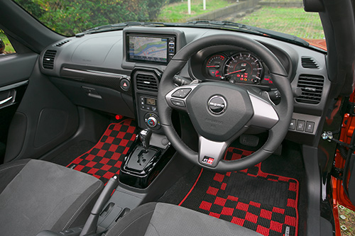 意外なことにノーマルのコペンよりも上質感がある1