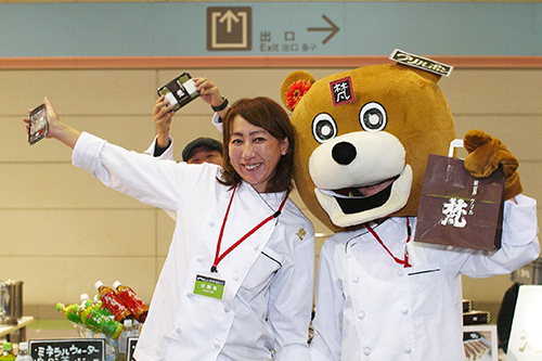 食ブースにもステキな笑顔が!2