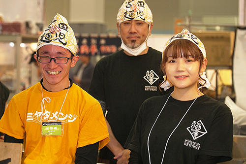 食ブースにもステキな笑顔が!3