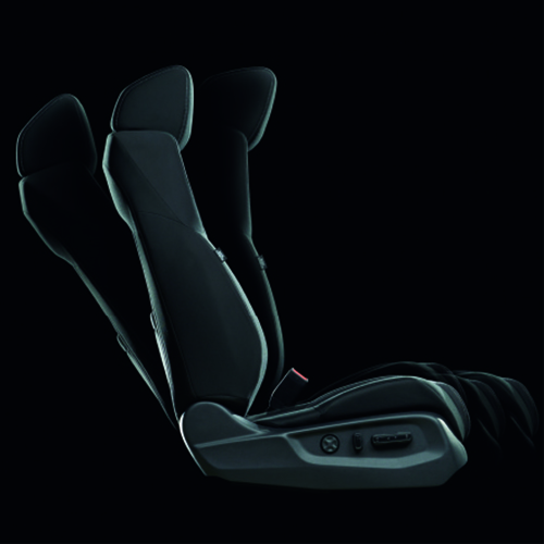 正しい運転姿勢を取るために!「テレスコピックステアリング」と「メモリ機能付き電動シート」3