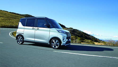 ターボとNAの2種類のエンジンはマイルドハイブリッド付き