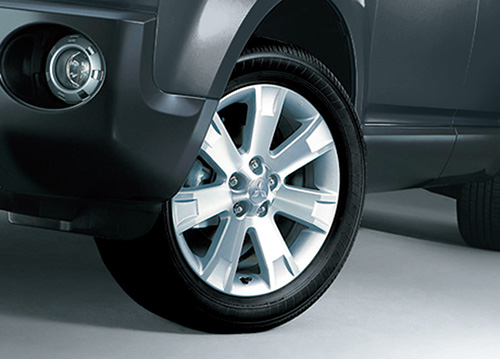 専用開発のタイヤが実現する快適な乗り心地