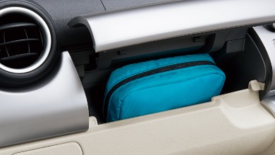 助手席インパネアッパーボックス(「スタイル」に標準装備)