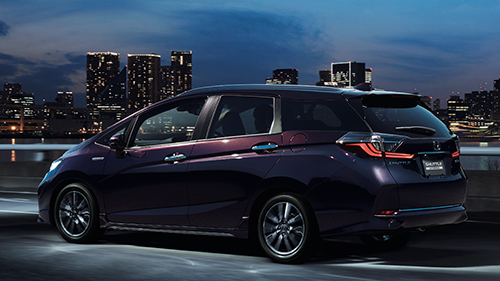 街でよく見かけるシャトルだからこそ個性的なカラーを!