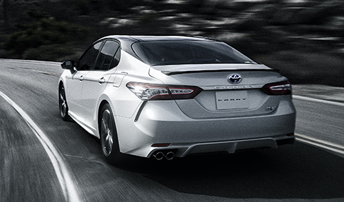 2位 「トヨタカムリ」 広くて速くて好燃費!いまどきスポーティーセダン2