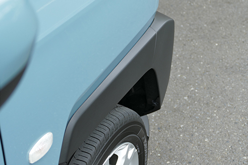 バンパーコーナーの別部品化はコダワリ?