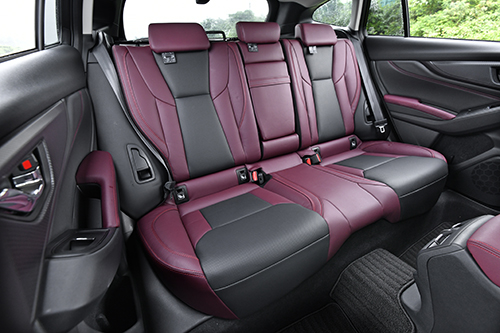 2代目は室内空間を拡大、足回りやエンジンも刷新4