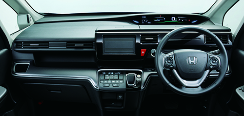 1位 「ホンダステップワゴン」 いまだ走りの良さ、使い勝手に優れるパイオニア4