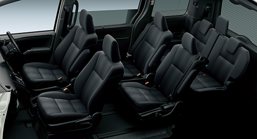 3位 「トヨタノア/ヴォクシー」 無難な選択だが古さは隠しきれない5