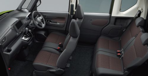 ブラックを基調としたインテリア