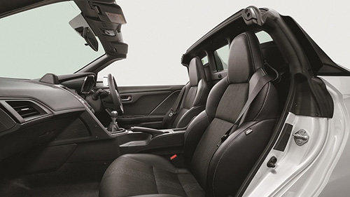 2位 「ホンダ S660」ビビッドなカラーバリエーションで爽快感up!3