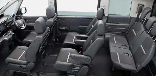 コンビシートが装備される「SPADA・Cool Spirit Honda SENSING」:「e-HEV SPADA G・EX Honda SENSING」