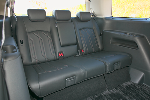 豪華な2列目の快適性には意外な落とし穴が3