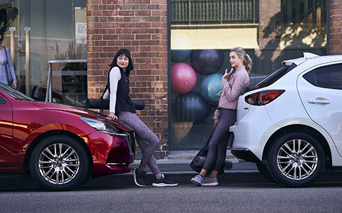 サンダル感覚で乗れるコンパクトカーこそ、かっこいい一台を!