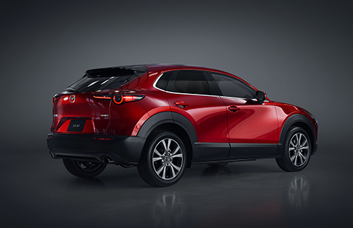 2位「マツダCX−30」練り込まれた美しいスタイル、特に斜め後ろからはスペシャルティカーのよう2