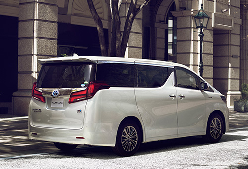 1位「トヨタアルファード/ヴェルファイア」どこでも通用する押し出しの強さ2