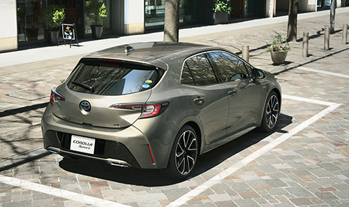 疑問1:カローラスポーツはVWゴルフやマツダ3より良いのか?