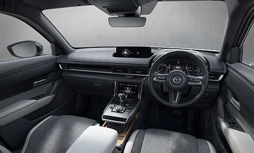 2位「MX-30」ハイブリッドを搭載したクーペスタイルのSUV4