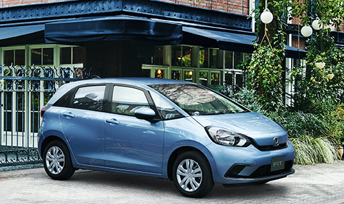 3位「ホンダフィット」履き慣れたスニーカーのような気安さ1