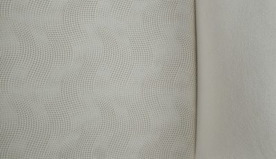 手触りの良いスエード調素材のシート