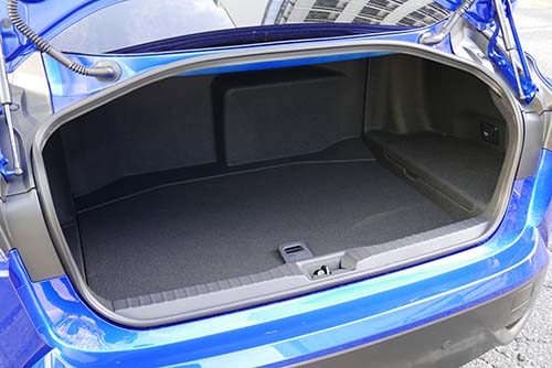 大きなタイヤは水素タンクの径を大きくしたかったから2