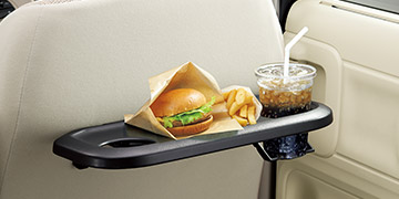 折りたたみ式シートバックテーブル(運転席は「HYBRID XG」を除く全車に標準装備、助手席はカスタムスタイルの「HYBRID XS」「HYBRID XT」に標準装備)