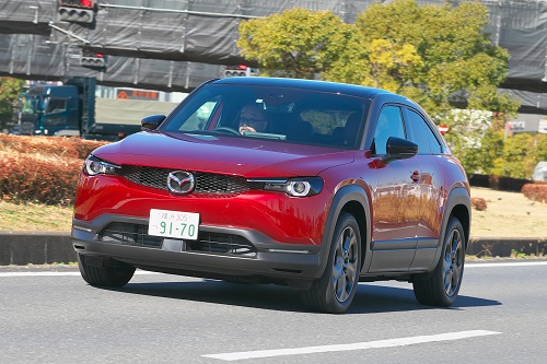 値段は高く航続距離は短いが、乗ってみるとかなりイイ!1