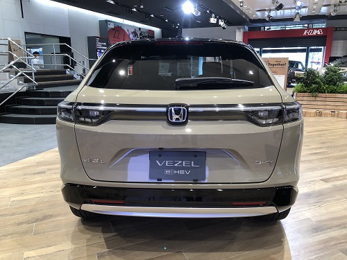 こだわりはリアドアのハンドル、2トーンの塗り分け、繋ぎ目なしのバックドア2