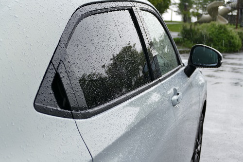 こだわりはリアドアのハンドル、2トーンの塗り分け、繋ぎ目なしのバックドア1