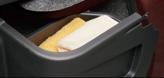 アンダーボックス(後席左)(「カスタムターボRS“SA III”」に標準装備)