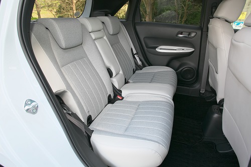 デザインも走りもヤリスに負けてない、インテリアに至っては圧倒!なのに、なぜフィットは売れない?5