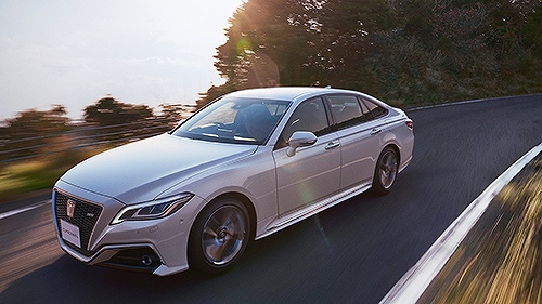 スポーツセダンらしい鋭い走りを味わうなら「2018年式RSシリーズ(ガソリンモデル)」 中古市場の相場360万〜440万円