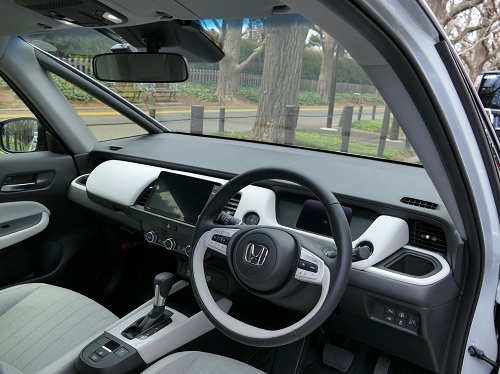 第1位「ホンダフィット」コンパクトで快適なピープルムーバー2