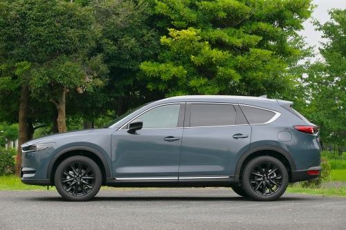異例に長いボディを持つCX-8、3列使用時でもラゲッジを確保1